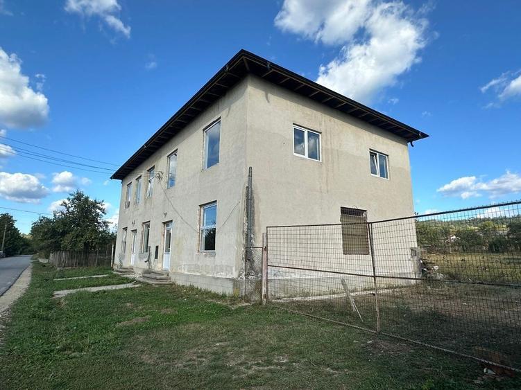 Casă cu 4 camere în Mihăești
