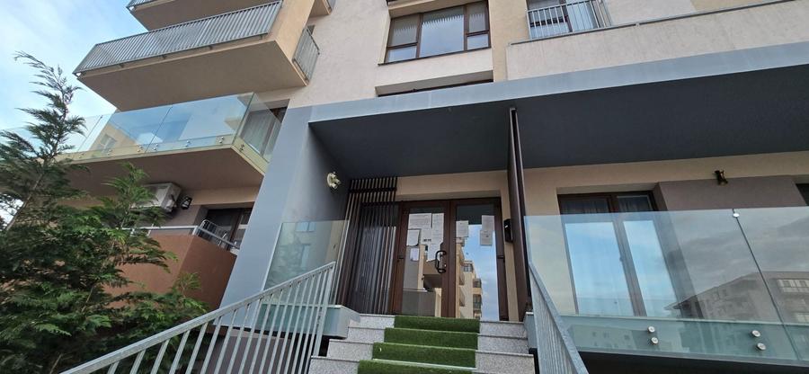 Apartament cu 3 camere decomandat în Sud-Vest