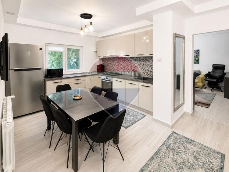 Apartament cu 3 camere decomandat, mobilat în Sebastian