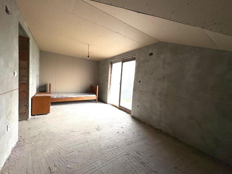 Casă cu 3 camere cu Teren 90 Mp în Gai