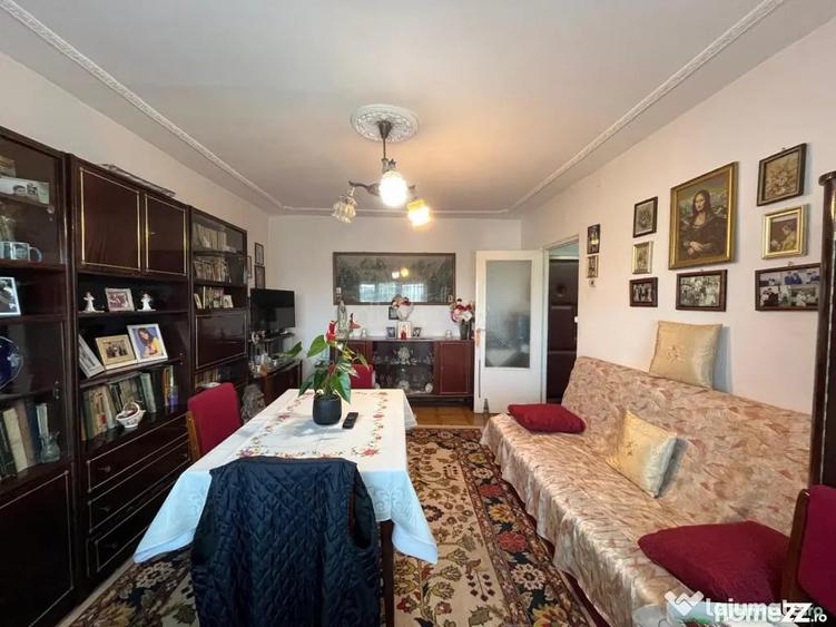 Apartament cu 2 camere decomandat în Central