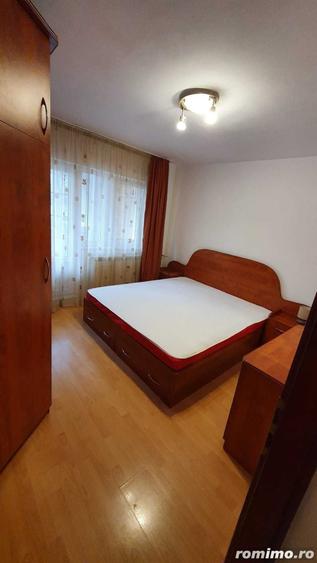 Apartament cu 3 camere decomandat în Girocului