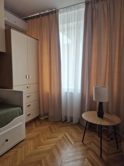 Apartament cu 3 camere decomandat în Sala Palatului