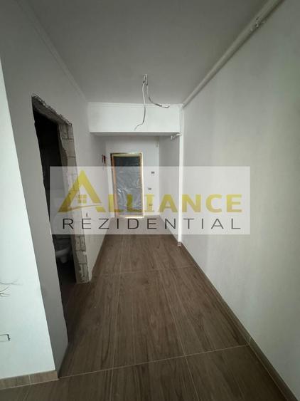 Apartament cu 3 camere decomandat în Sud