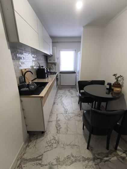 Apartament cu 3 camere decomandat în Păulești