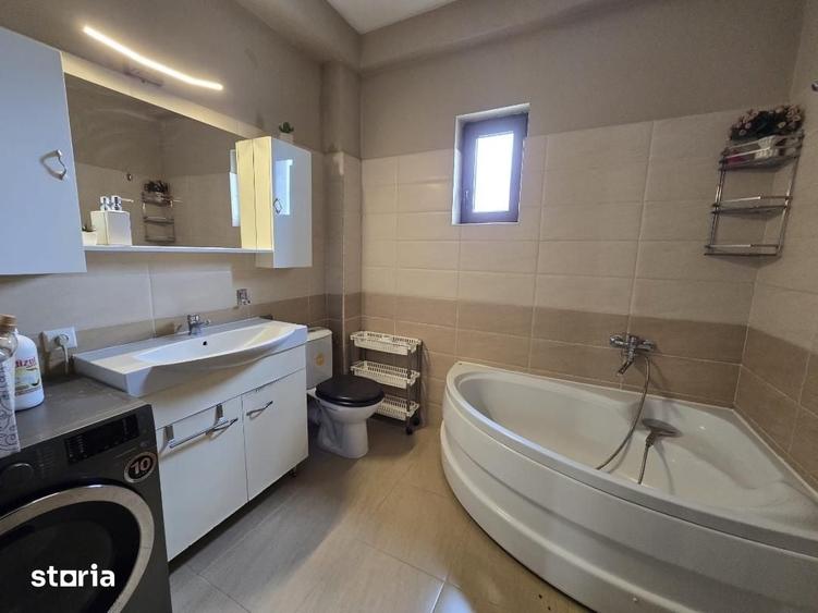Apartament cu 3 camere în Cetate