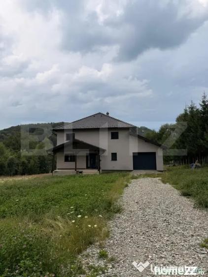 Casă cu 4 camere cu Teren 4150 Mp în Cheile Râșnoavei