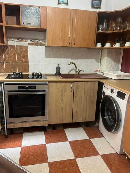 Apartament cu 2 camere decomandat în Lacu