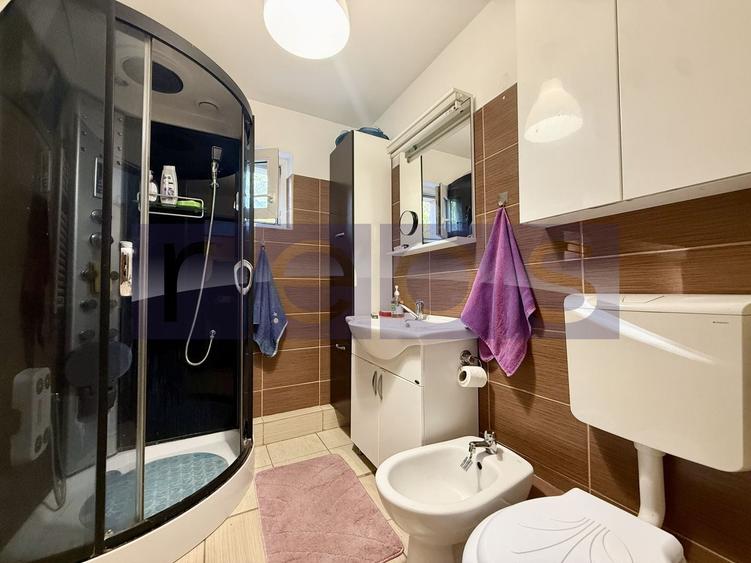Apartament cu 2 camere decomandat, mobilat în Titan