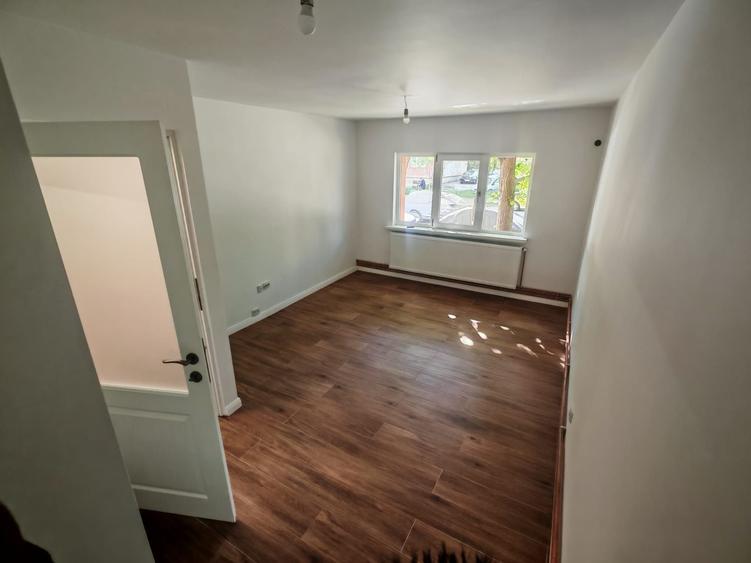 Apartament cu 2 camere decomandat în Sărari