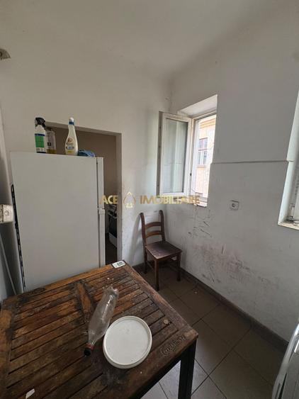 Apartament cu 3 camere decomandat, mobilat în Unirii
