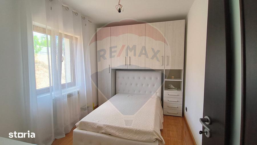 Casă cu 4 camere cu Teren 4151 Mp în Târgu Bujor