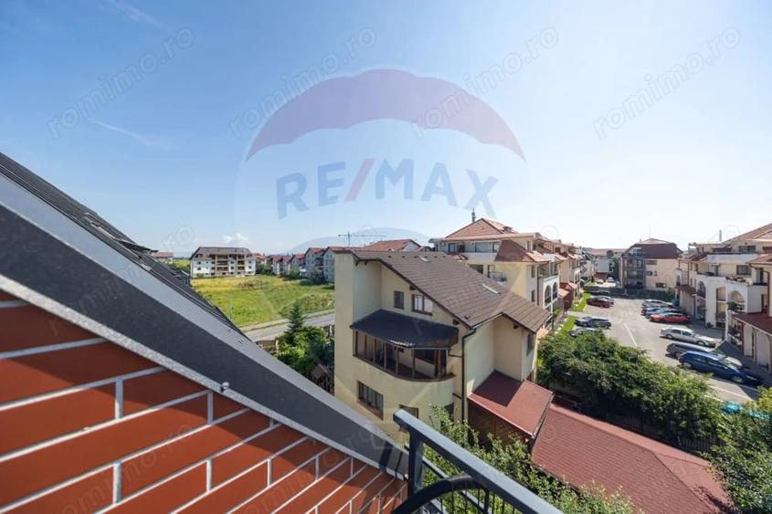 Apartament cu 3 camere semidecomandat în Tractorul