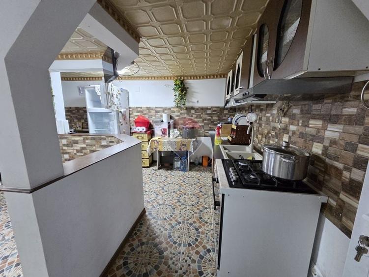 Casă cu 3 camere cu Teren 1000 Mp în Bătinești