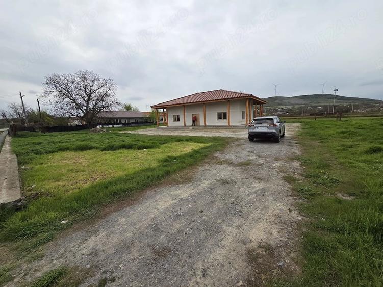 Casă cu Teren 1400 Mp în Agighiol