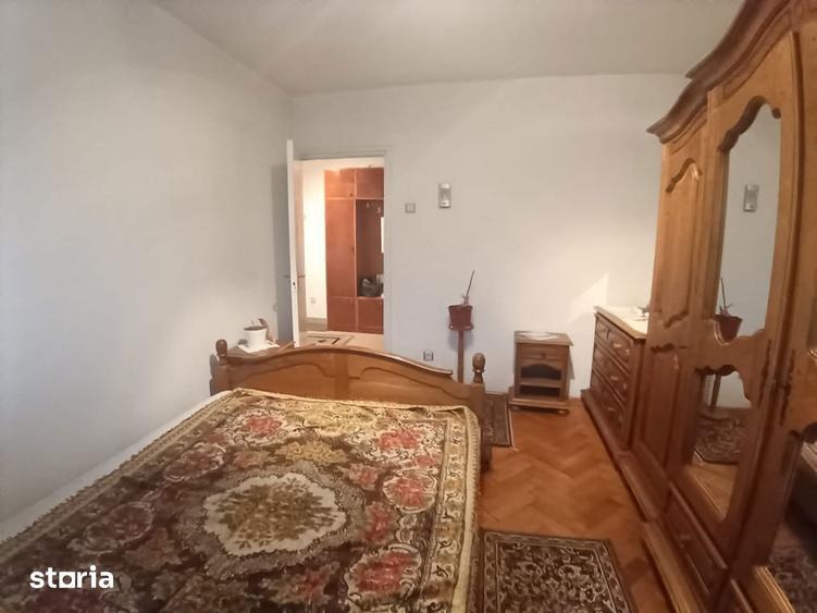 Apartament cu 2 camere decomandat în Republicii