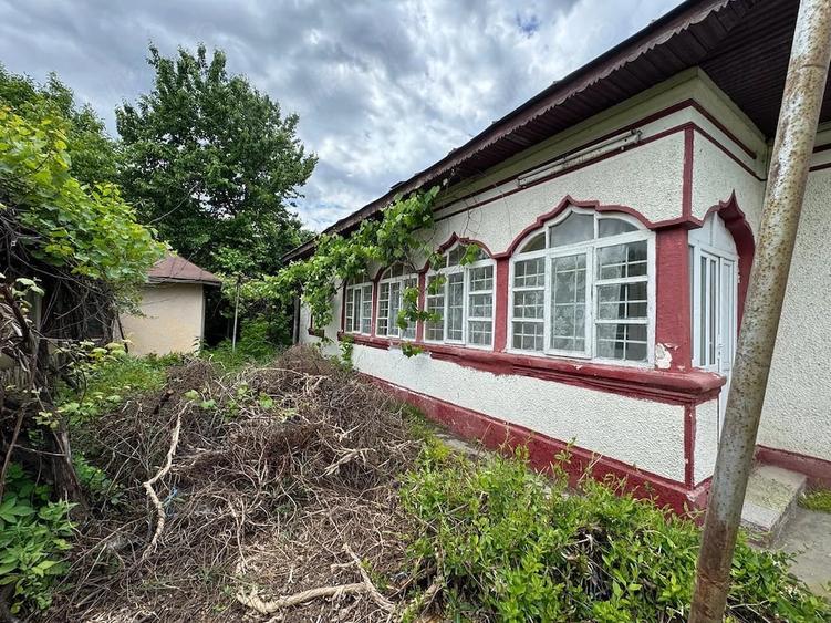 Casa cu teren 1.300 mp de vanzare Con?e?ti, Dambovi?a Deschidere la ?oseaua principala - 1