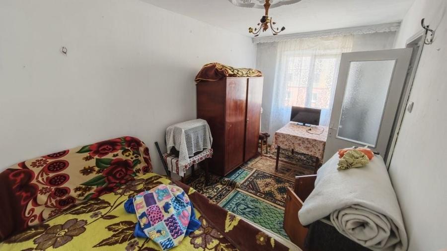 Apartament cu 2 camere semidecomandat în Săvinești