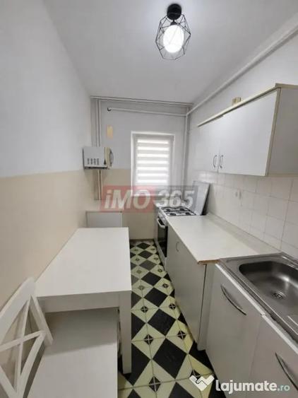 Apartament cu 3 camere decomandat în Găvana