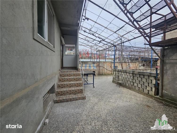 Casă cu 4 camere cu Teren 280 Mp în Central