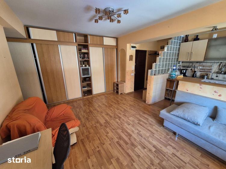 Apartament cu 2 camere semidecomandat în Central