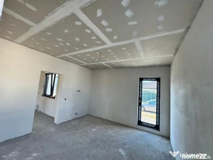 Casă cu 4 camere cu Teren 475 Mp în Mocira