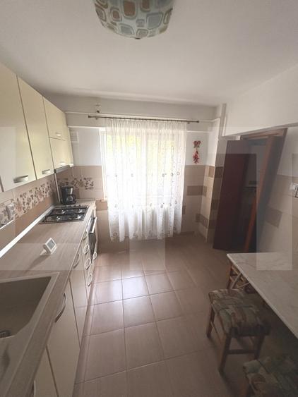 Apartament cu 4 camere decomandat, mobilat în Sud-Vest