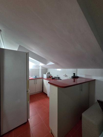 Apartament cu 2 camere semidecomandat în Florești