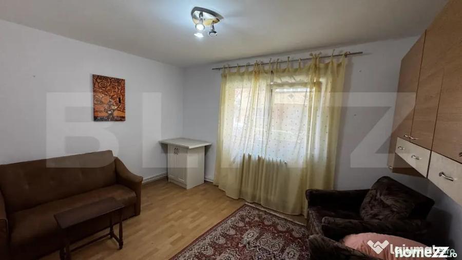 Apartament cu 2 camere semidecomandat în Cetate