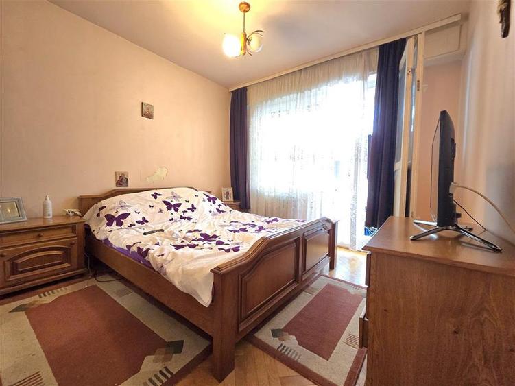 Apartament cu 3 camere decomandat în Rogerius