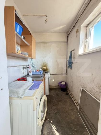 Apartament cu 3 camere, 38 mp, zona Micro III - 6
