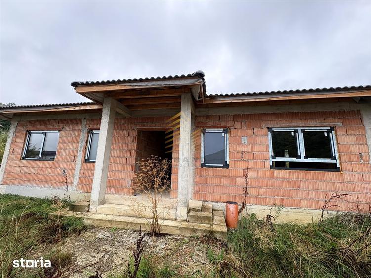 Casă cu 5 camere cu Teren 500 Mp în Central