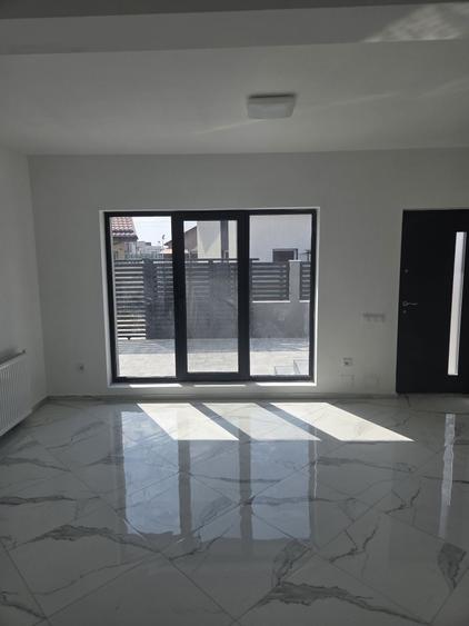 Casă cu 3 camere în Preajba