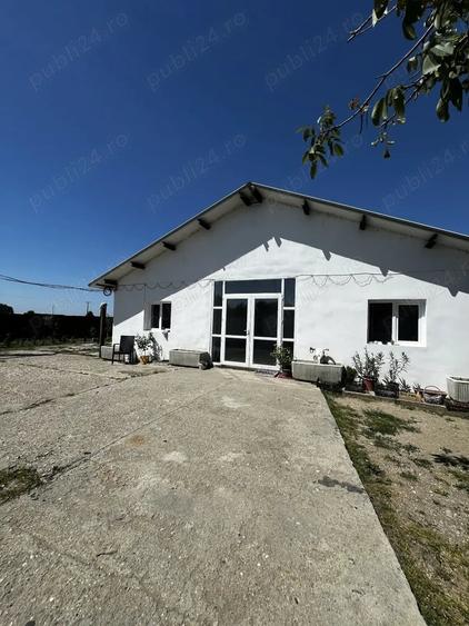 Spațiu comercial, de 672 mp, în Poiana