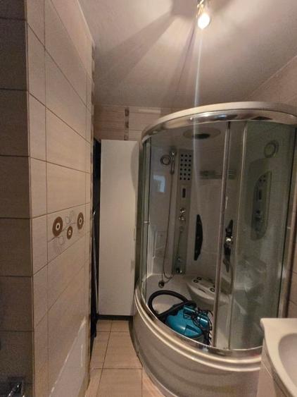 Apartament cu 3 camere semidecomandat, mobilat în Ultracentral