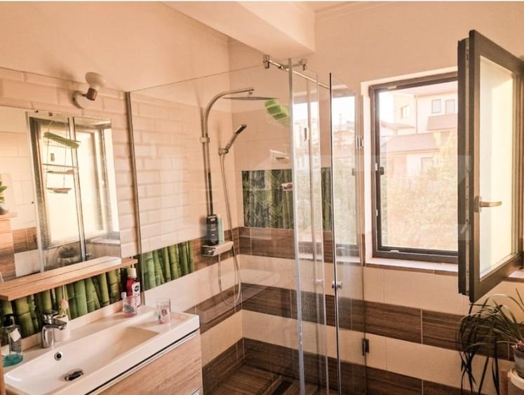 Casă individuală cu 4 camere cu Canalizare în Dâmbul Rotund