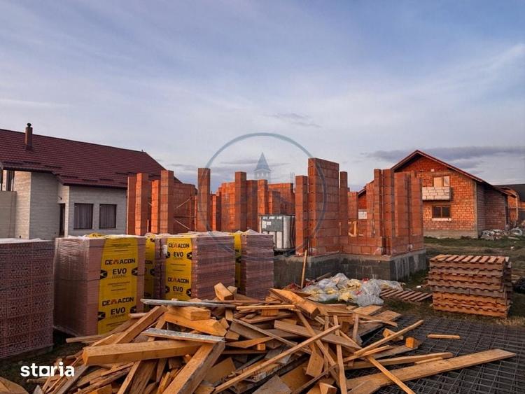 Casă cu 4 camere cu Teren 400 Mp în Nimigea