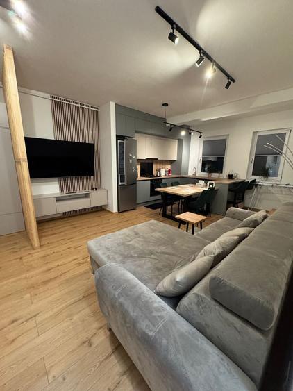 Apartament cu 2 camere semidecomandat în Giroc