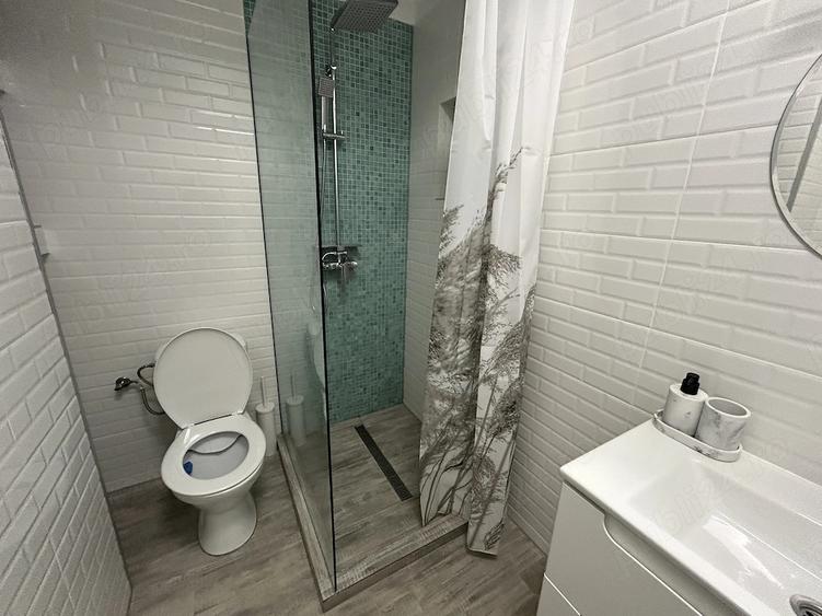 Apartament cu 3 camere semidecomandat în Alfa