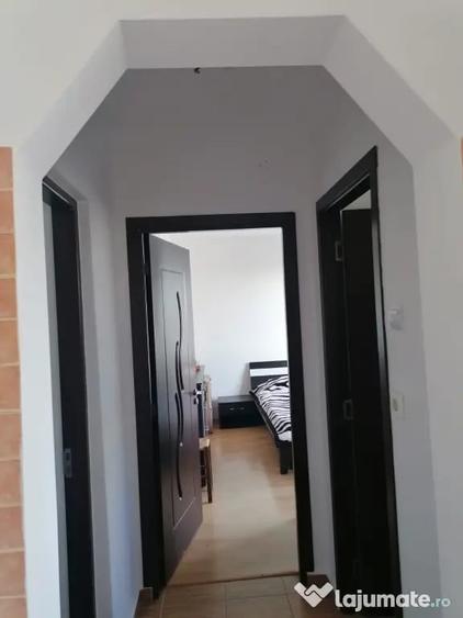 Apartament cu 2 camere decomandat în Vest