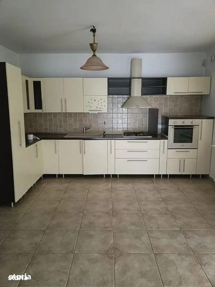 Casă cu 6 camere cu Teren 1310 Mp în Mihăești