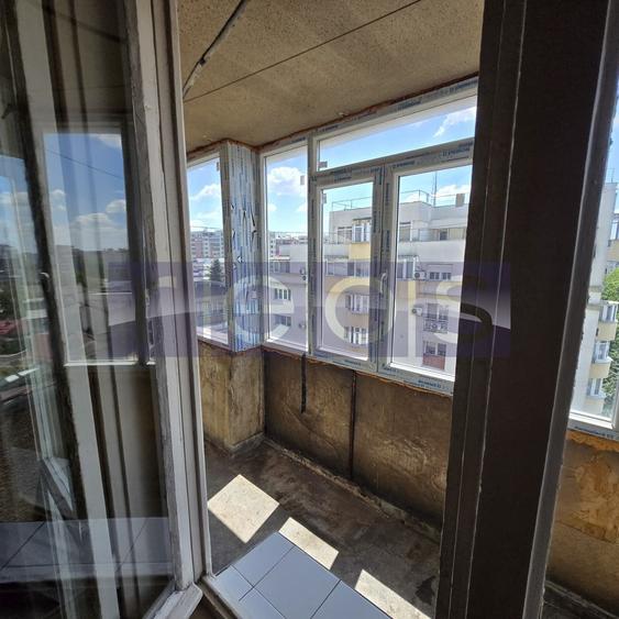 Apartament cu 3 camere decomandat în Barbu Văcărescu