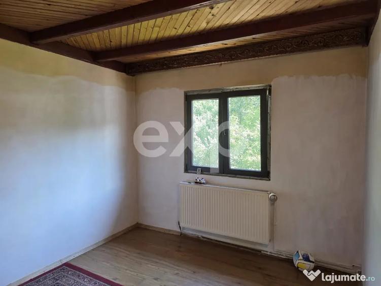 Casă cu 7 camere cu Teren 789 Mp în Voineasa
