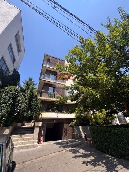 Apartament cu 3 camere decomandat în Kiseleff
