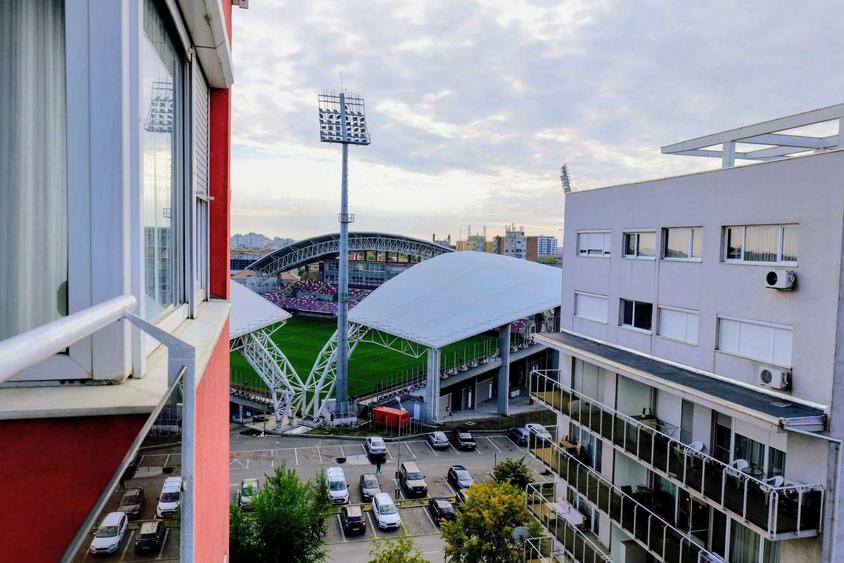 Apartament cu 2 camere decomandat în Exterior Vest