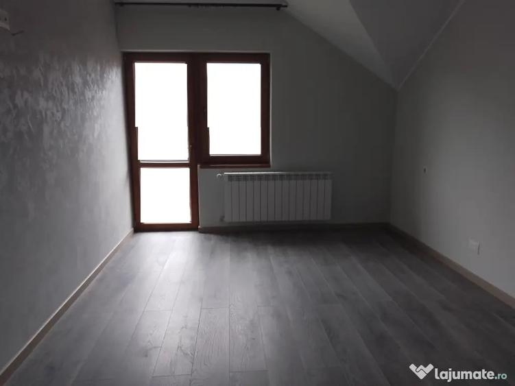 Casă cu 3 camere în Central