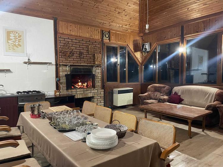 Majorat la Breaza - Casa de vacanta cu piscina, masa de biliard si ping pong - 19 persoane - 4