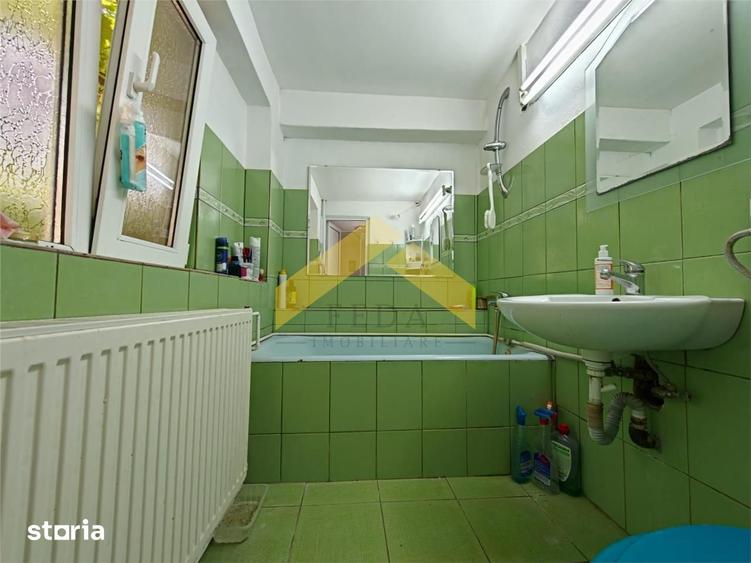Casă cu 4 camere cu Teren 2000 Mp în Cuiaș