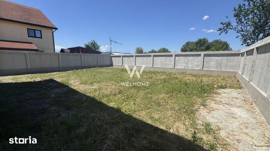 Casă cu 5 camere cu Teren 530 Mp în Cristian