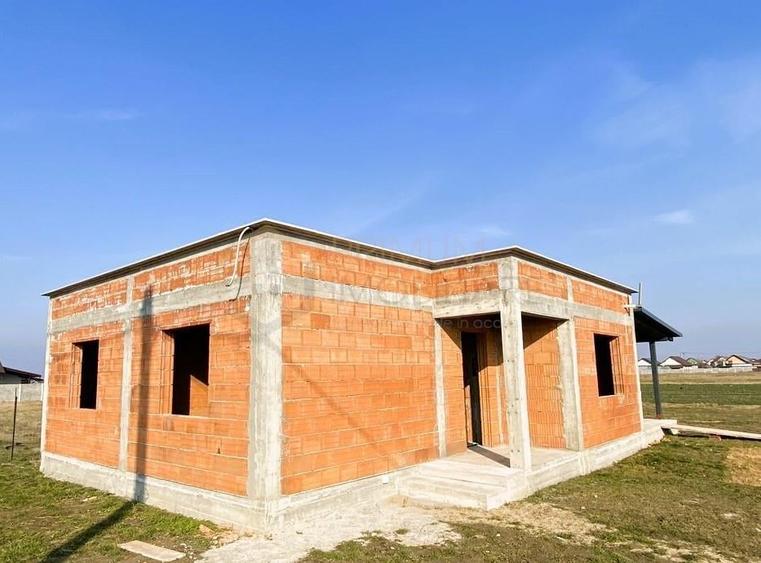 Casă individuală cu 4 camere cu Teren 533 Mp în Sânmihaiu Român